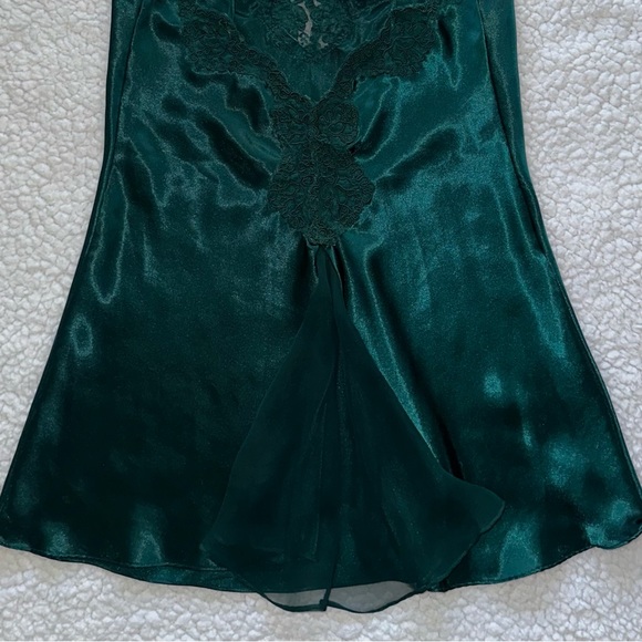 Gold Label Victoria’s Secret vintage emerald green lace satin slip nightgown P - Picture 5 of 10